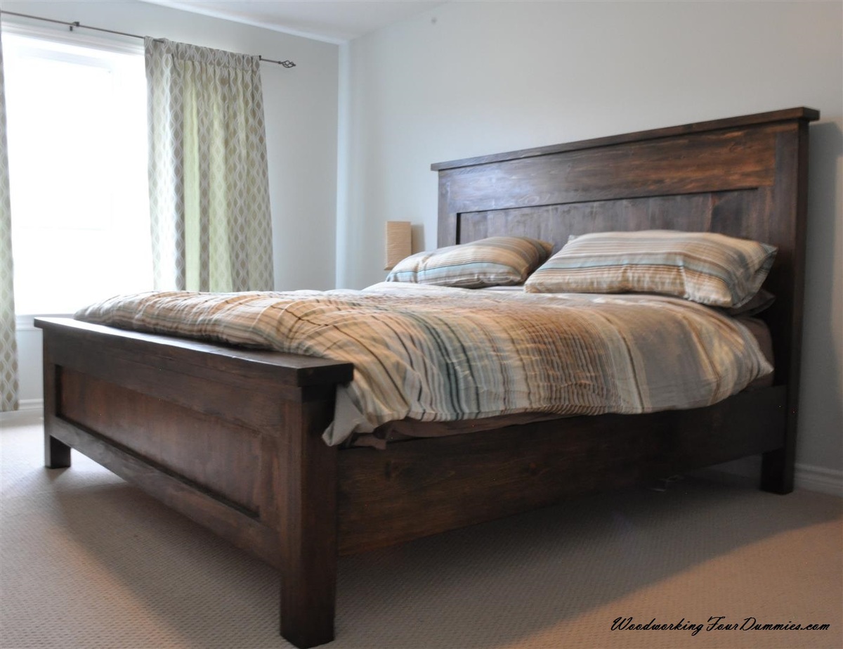 Деревянная кровать без изголовья из массива